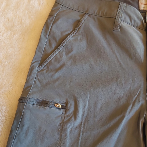 🌺 Mens Like New Gray Weatherproof Trail Shorts - Picture 2 of 7